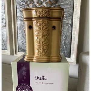 Full size Scentsy Trellis warmer
